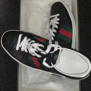 Gucci Signature Sneaker